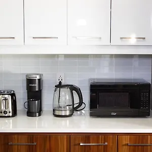 Appartement Shiny Spacious With Perfect View In Crescent, Montréal